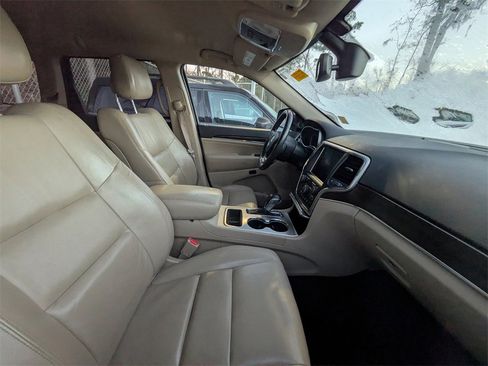 Used 2018 Jeep Grand Cherokee Limited image 8
