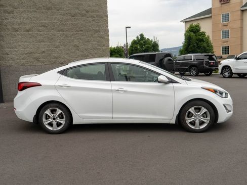 Used 2016 Hyundai Elantra Value Edition FWD image 8