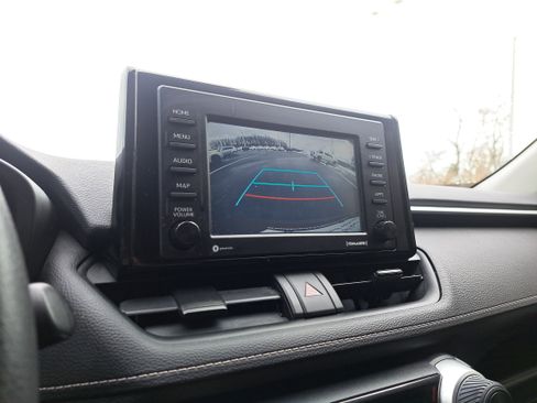 Certified 2020 Toyota RAV4 LE image 21