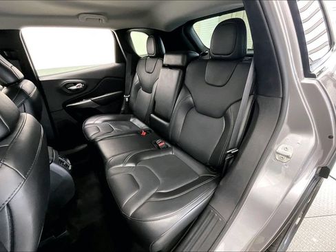 Used 2020 Jeep Cherokee Limited AWD/4WD image 25