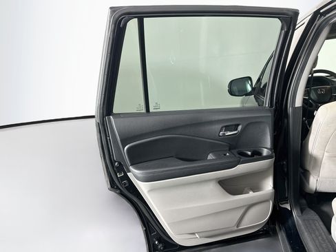 Used 2020 Honda Pilot EX image 24