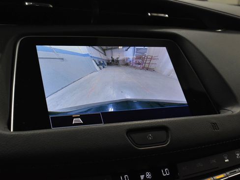 Used 2021 Cadillac XT4 Premium Luxury w/ Cold Weather Package FWD image 18