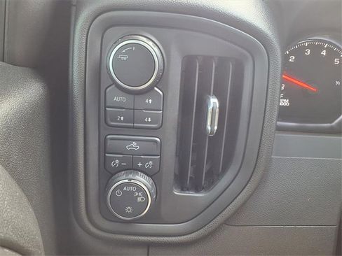 Used 2022 Chevrolet Silverado 1500 Custom Trail Boss w/ LPO, Dark Essentials Package image 19