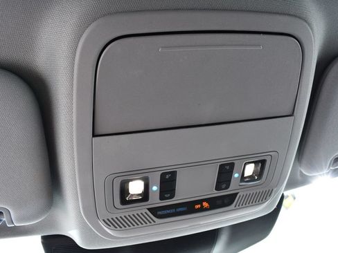 Used 2023 Ford Explorer XLT w/ Equipment Group 202A AWD/4WD image 35