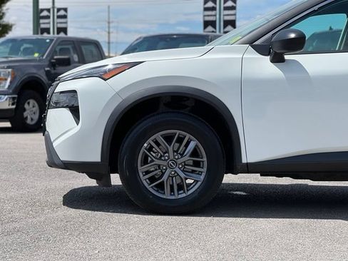Used 2024 Nissan Rogue S AWD/4WD image 4
