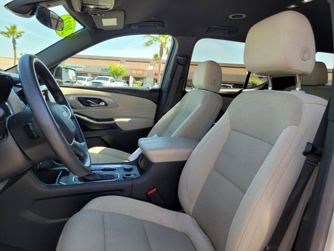 Used 2023 Chevrolet Traverse LS image 10