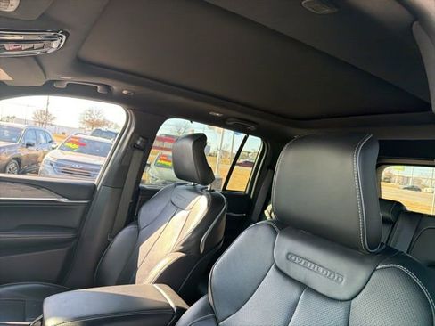Used 2024 Jeep Grand Cherokee Overland w/ Luxury Tech Group IV image 25