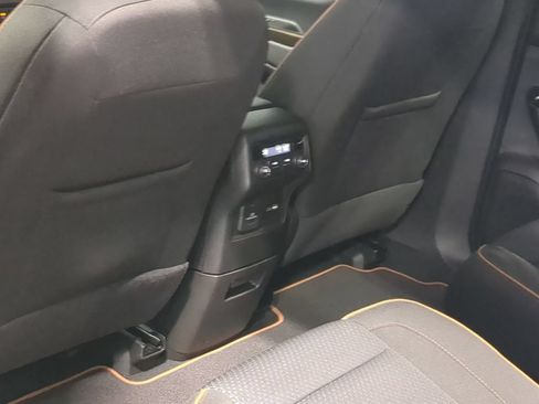 Used 2023 GMC Acadia AT4 AWD/4WD image 22