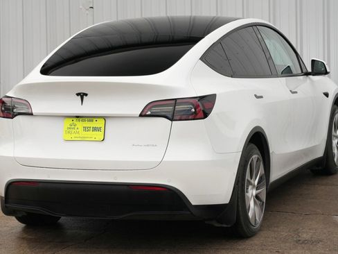 Used 2021 Tesla Model Y Long Range image 50