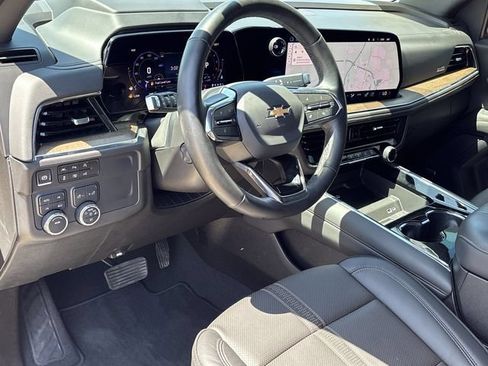 Certified 2025 Chevrolet Tahoe High Country AWD/4WD image 27