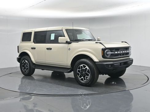 New 2026 Ford Bronco Outer Banks AWD/4WD image 25