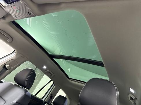 Used 2025 Volkswagen Atlas SEL image 27