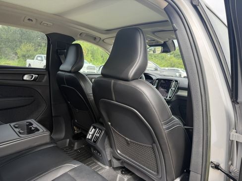 Used 2023 Volvo XC40 B5 Plus w/ Driver Assist Package AWD/4WD image 19