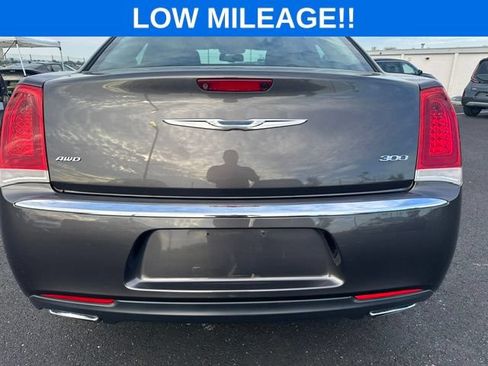 Used 2015 Chrysler 300 Limited w/ Driver Convenience Group AWD/4WD image 8