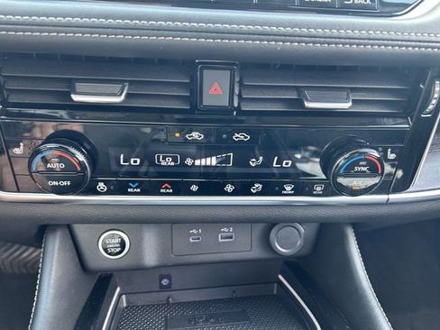 Used 2022 Nissan Rogue Platinum w/ Head-Up Display Package AWD/4WD image 15