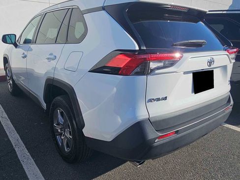 Used 2023 Toyota RAV4 XLE w/ Convenience Package image 4