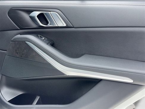 Used 2022 BMW X5 sDrive40i w/ Premium Package image 54