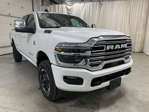 Used 2026 RAM 2500 Laramie AWD/4WD image 2