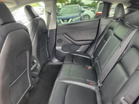 Used 2020 Tesla Model Y Long Range image 9