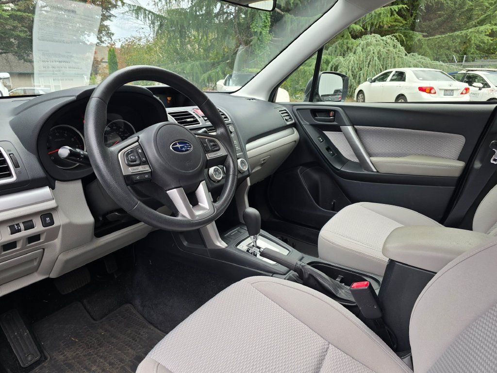 Used 2017 Subaru Forester 2.5i AWD/4WD image 11