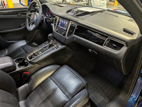 Used 2017 Porsche Macan image 27