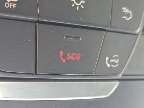 Used 2020 Mercedes-Benz C 300 4MATIC Sedan image 8