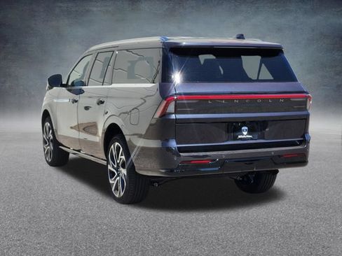 New 2026 Lincoln Navigator L Reserve AWD/4WD image 5