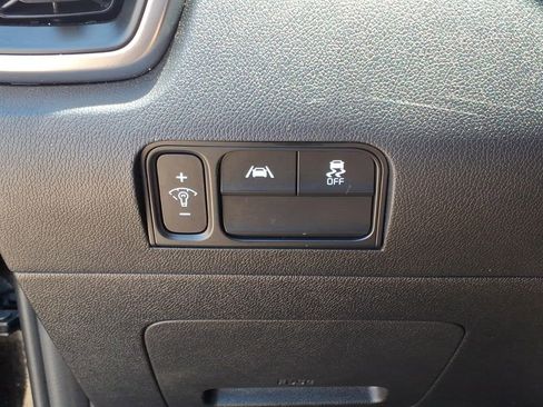 Used 2021 Kia Sorento LX FWD image 15