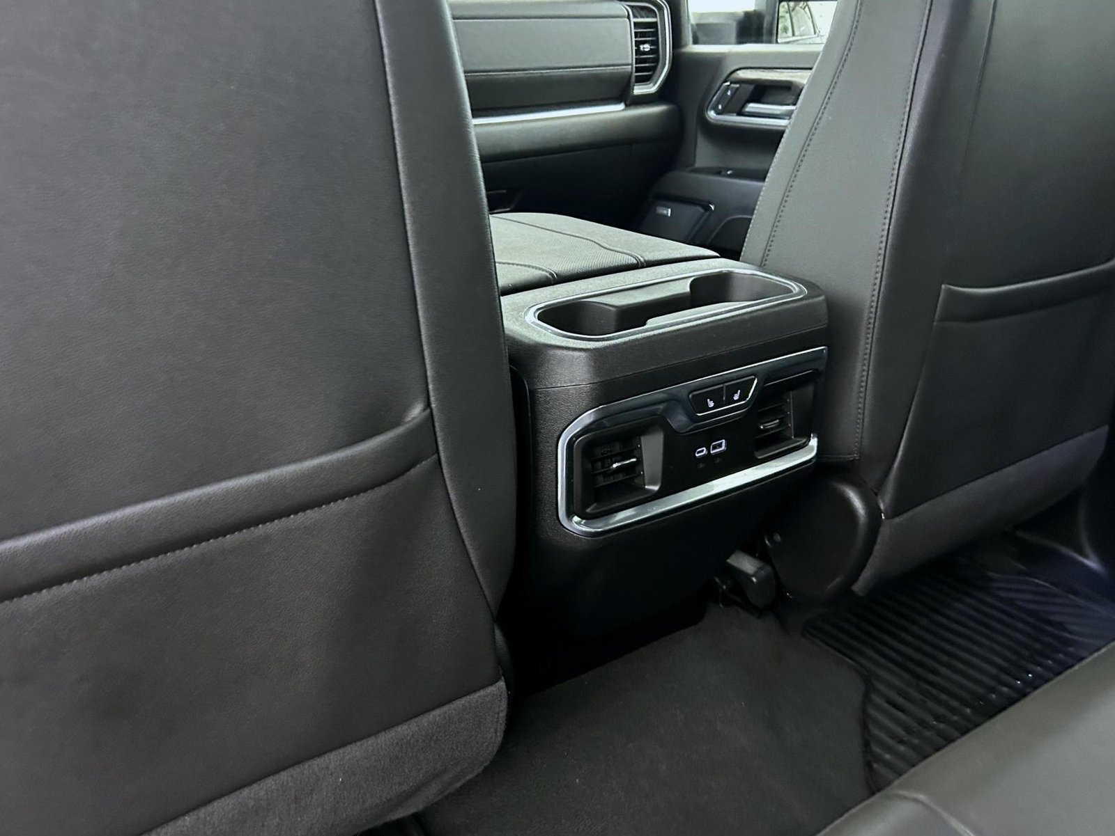 Used 2024 Chevrolet Silverado 2500 LTZ w/ LTZ Plus Package AWD/4WD image 21