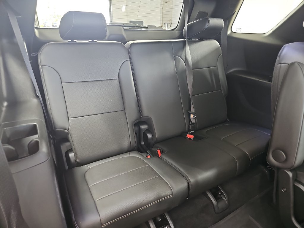 Certified 2023 Chevrolet Traverse Premier w/ Redline Edition AWD/4WD image 15