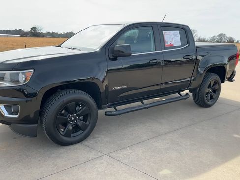 Used 2017 Chevrolet Colorado LT w/ Midnight Edition image 5