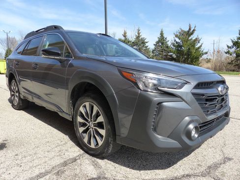 Used 2023 Subaru Outback Limited image 11