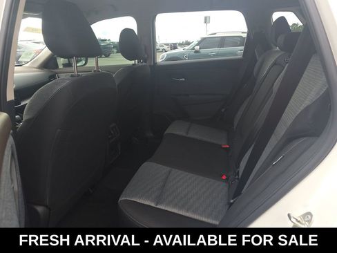 Used 2023 Nissan Rogue SV image 13