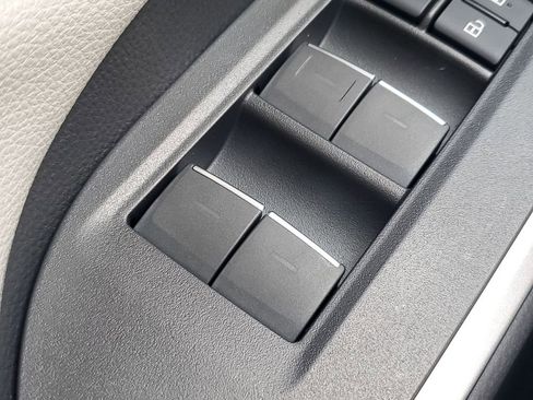 Used 2025 Toyota RAV4 XLE image 32