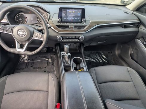 Used 2023 Nissan Altima 2.5 SV image 14