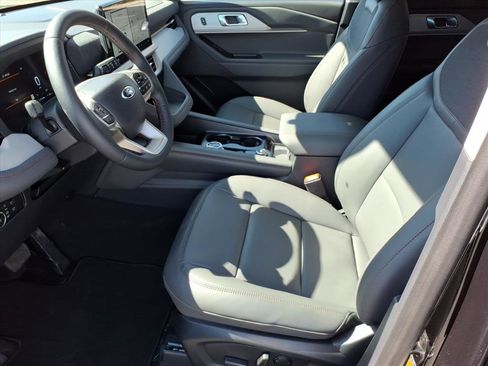 New 2026 Ford Explorer Active image 3