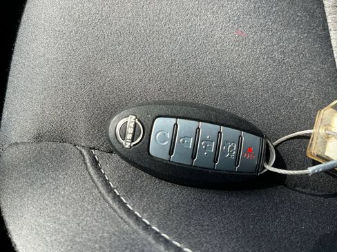 Used 2025 Nissan Altima 2.5 SV FWD image 17