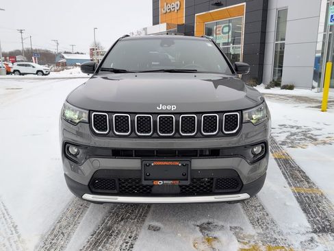 Used 2024 Jeep Compass Limited image 2