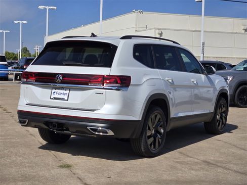 New 2026 Volkswagen Atlas SE image 4