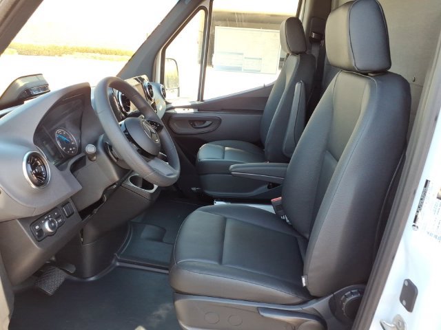 New 2025 Mercedes-Benz eSprinter 170 Cargo image 16