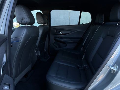 Used 2025 Buick Envista Sport Touring image 10