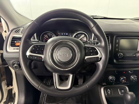 Used 2018 Jeep Compass Sport FWD image 13