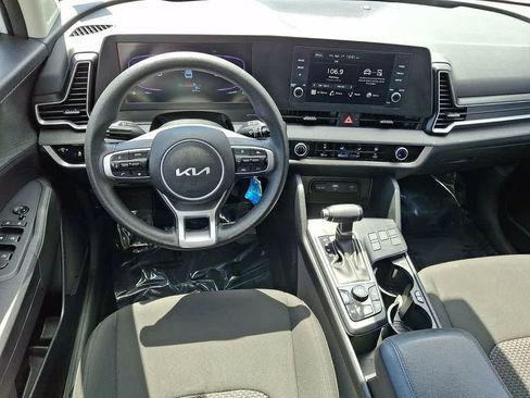 Used 2025 Kia Sportage LX FWD image 10