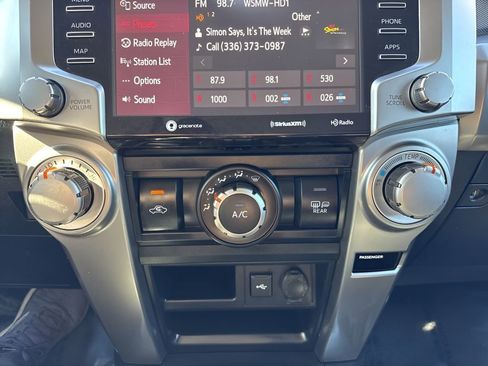 Used 2020 Toyota 4Runner SR5 Premium image 18