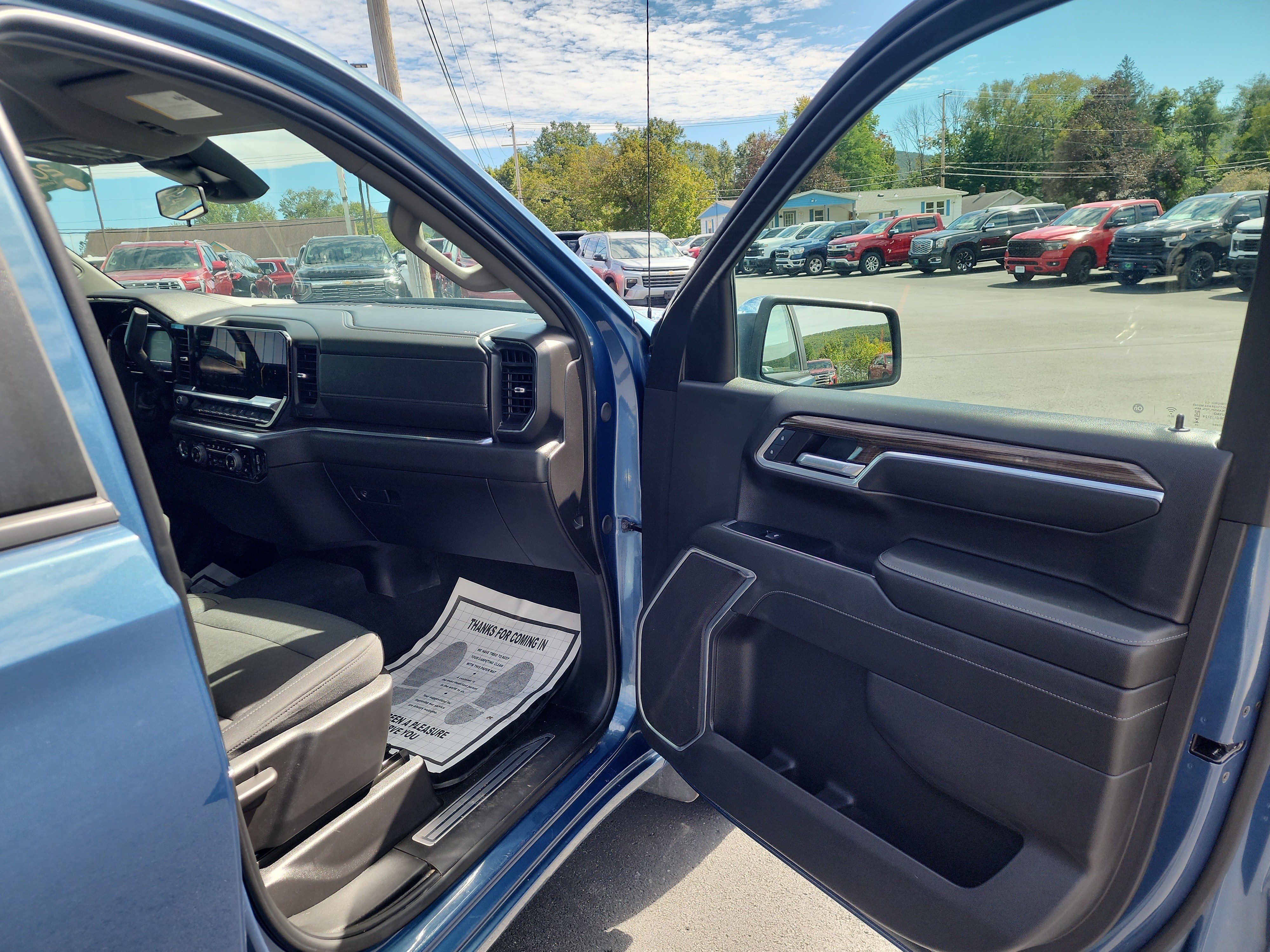 Certified 2024 Chevrolet Silverado 1500 LT AWD/4WD image 31