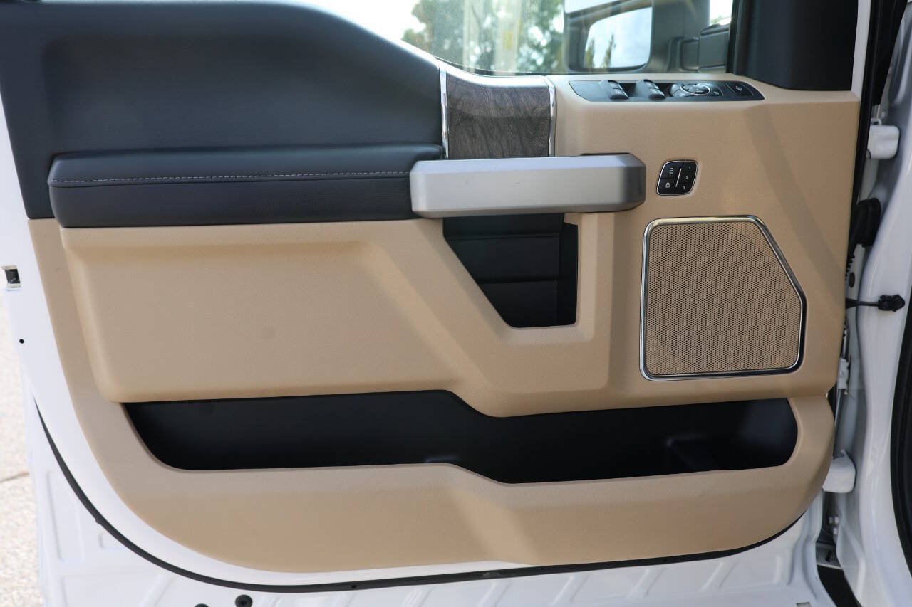 Used 2019 Ford F250 Lariat w/ Chrome Package AWD/4WD image 12