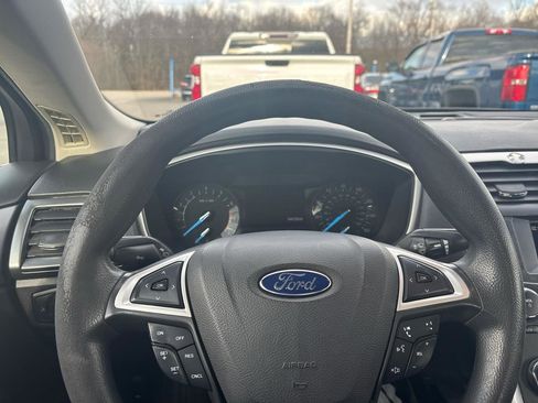 Used 2016 Ford Fusion SE FWD image 26