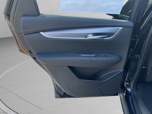 New 2025 Cadillac XT5 Luxury image 38