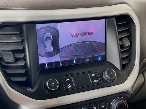 Used 2022 GMC Acadia SLT w/ Technology Package AWD/4WD image 18