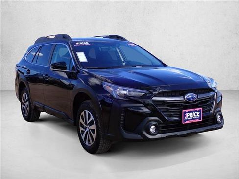 Used 2025 Subaru Outback Premium AWD/4WD image 6